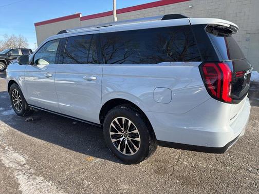 2025 Ford Expedition Max Platinum