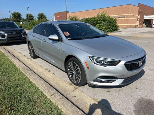 2018 Buick Regal Sportback Essence