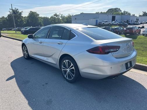 2018 Buick Regal Sportback Essence