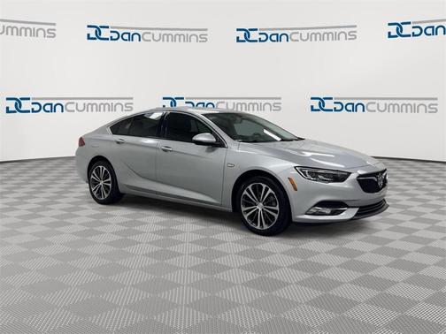 2018 Buick Regal Sportback Essence