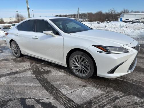 2025 Lexus ES 300h Ultra Luxury