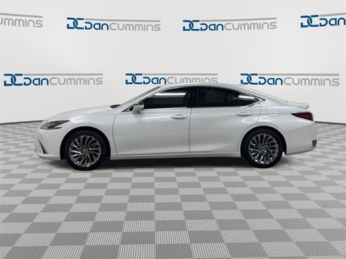 2025 Lexus ES 300h Ultra Luxury