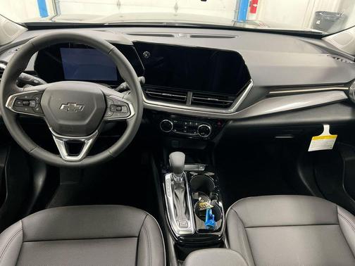Mosaic Black Metallic 2026 Chevrolet Trax ACTIV