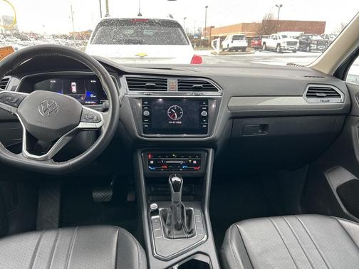 2024 Volkswagen Tiguan 2.0T SE