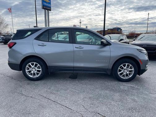 2023 Chevrolet Equinox LS