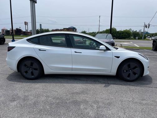 2023 Tesla Model 3 Base