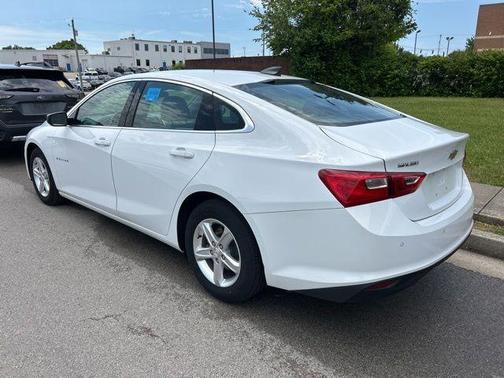 Summit White 2022 Chevrolet Malibu 1LS