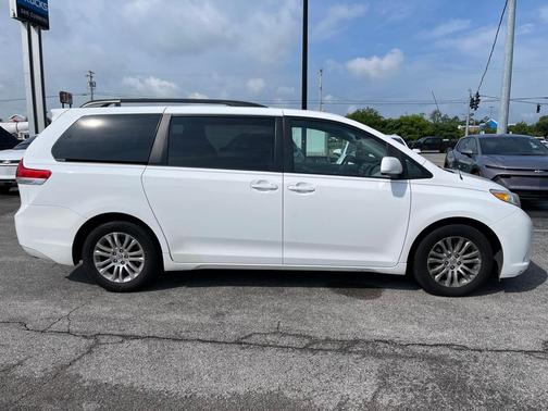 2014 Toyota Sienna XLE