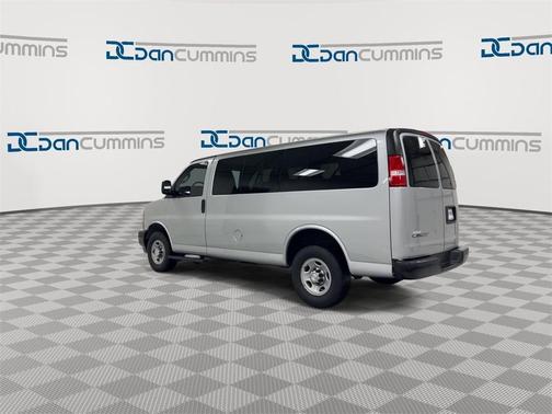 2017 Chevrolet Express 2500 LS