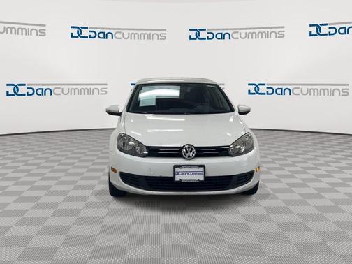 White 2011 Volkswagen Golf 2.5L