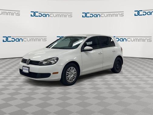 White 2011 Volkswagen Golf 2.5L