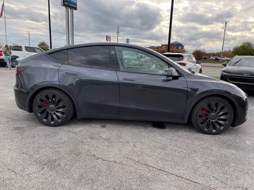2024 Tesla Model Y Performance
