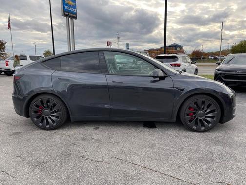 2024 Tesla Model Y Performance