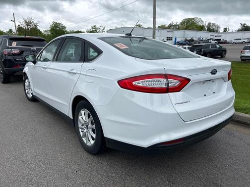 2016 Ford Fusion S