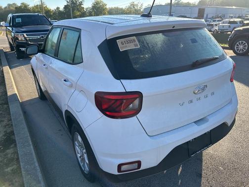 2023 Hyundai VENUE SE