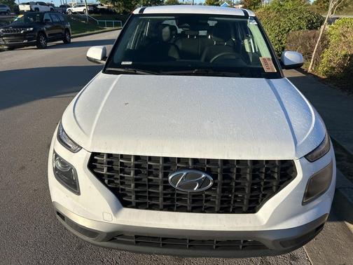 2023 Hyundai VENUE SE