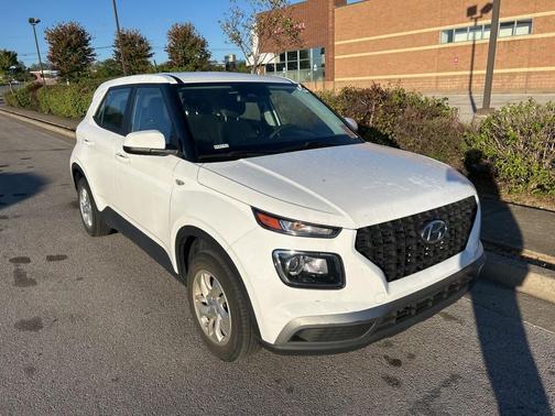2023 Hyundai VENUE SE