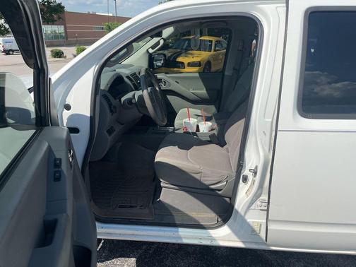 Glacier White 2013 Nissan Frontier S