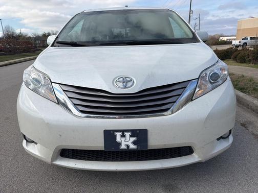 2015 Toyota Sienna XLE