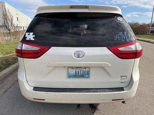 2015 Toyota Sienna XLE