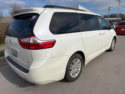 2015 Toyota Sienna XLE