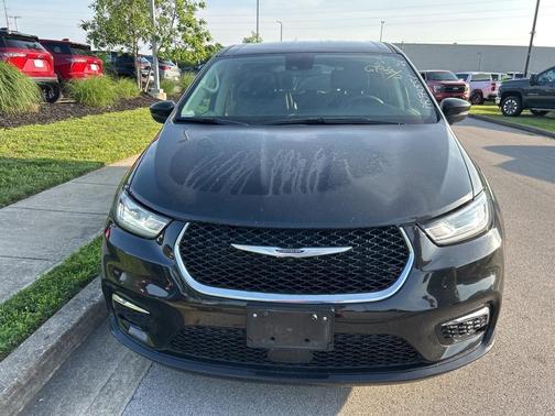 2023 Chrysler Pacifica Touring-L