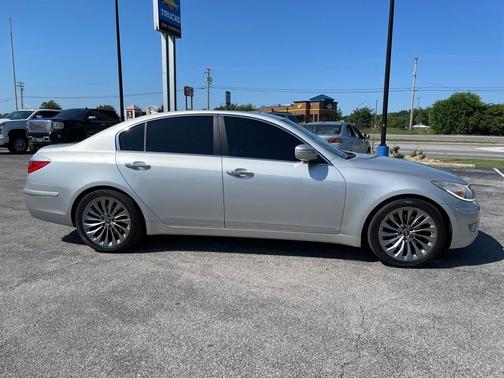 2011 Hyundai Genesis 4.6