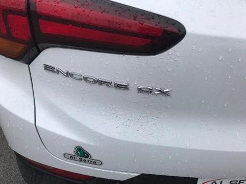 Photo 5 of 6 of 2020 Buick Encore GX Select