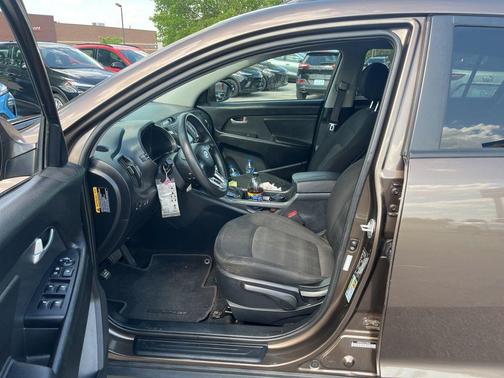 Sand Track 2012 Kia Sportage LX