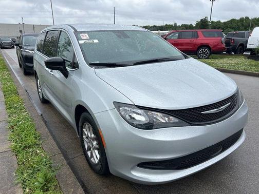 Silver Mist Clearcoat 2024 Chrysler Voyager LX