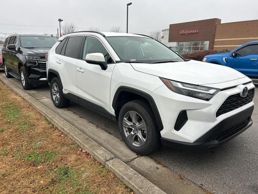 2024 Toyota RAV4 Hybrid XLE