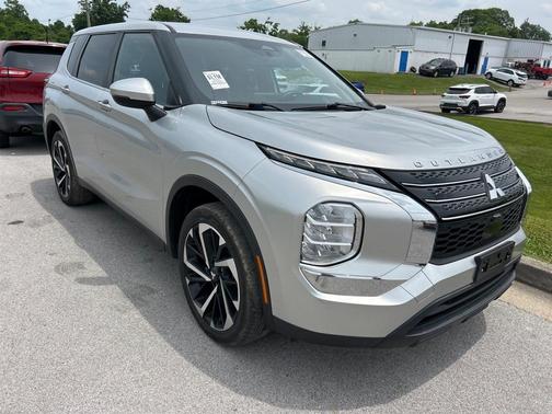 2022 Mitsubishi Outlander ES