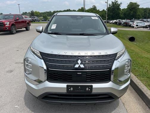 2022 Mitsubishi Outlander ES