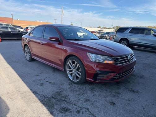 2018 Volkswagen Passat 2.0T R-Line