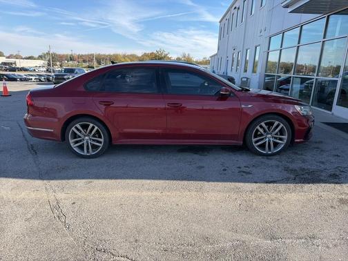 2018 Volkswagen Passat 2.0T R-Line