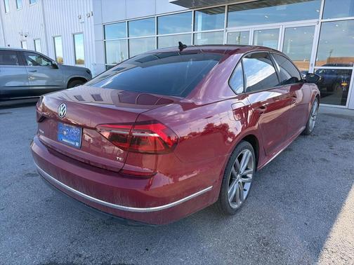 2018 Volkswagen Passat 2.0T R-Line