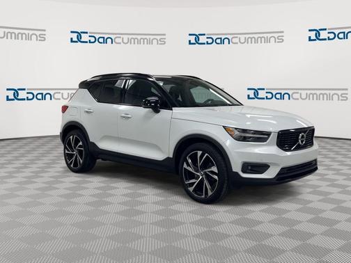 2021 Volvo XC40 T5 R-Design
