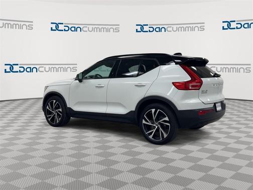 2021 Volvo XC40 T5 R-Design