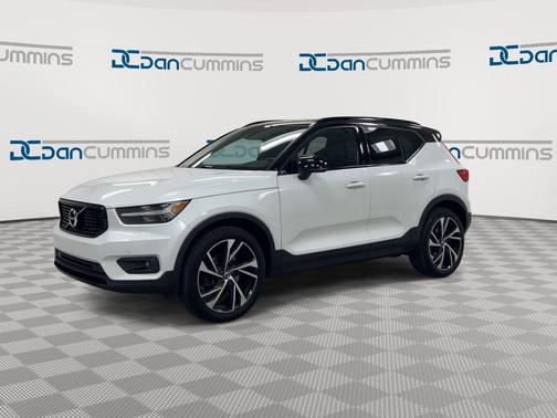 2021 Volvo XC40 T5 R-Design