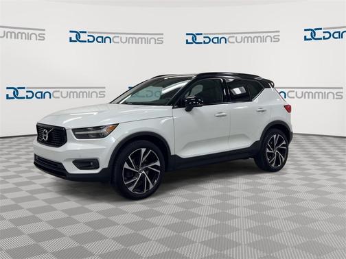 2021 Volvo XC40 T5 R-Design