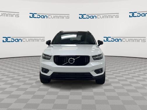 2021 Volvo XC40 T5 R-Design