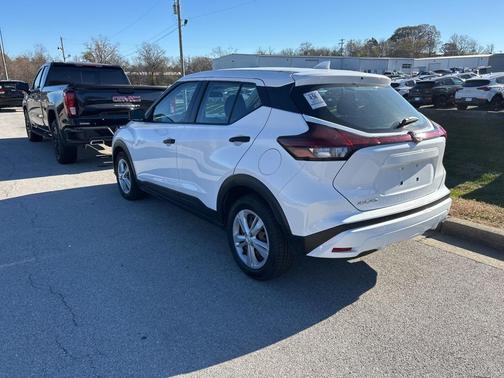 2022 Nissan Kicks S