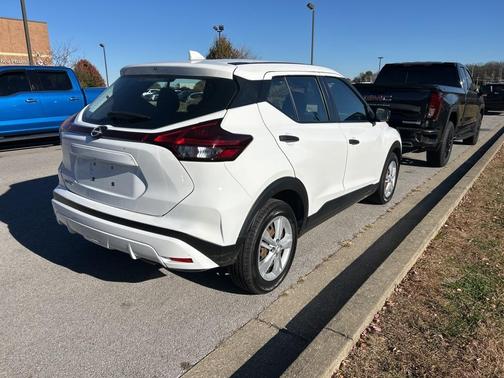 2022 Nissan Kicks S