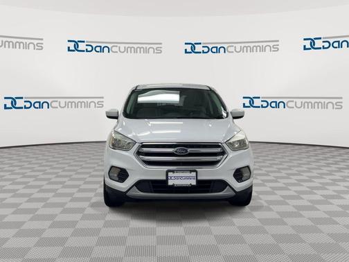 Oxford White 2017 Ford Escape SE