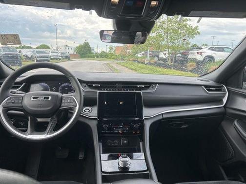 Velvet Red Pearlcoat 2025 Jeep Grand Cherokee Laredo