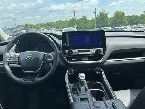 Blueprint 2025 Toyota Grand Highlander XLE