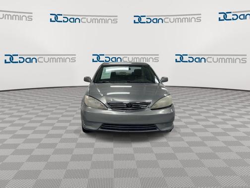 Gray 2005 Toyota Camry LE