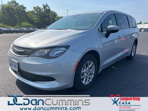 2023 Chrysler Voyager LX
