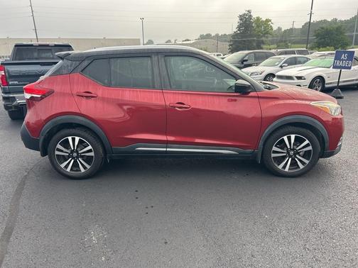 2019 Nissan Kicks SR