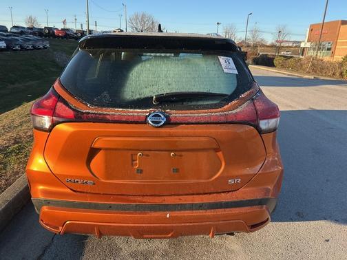 2021 Nissan Kicks SR